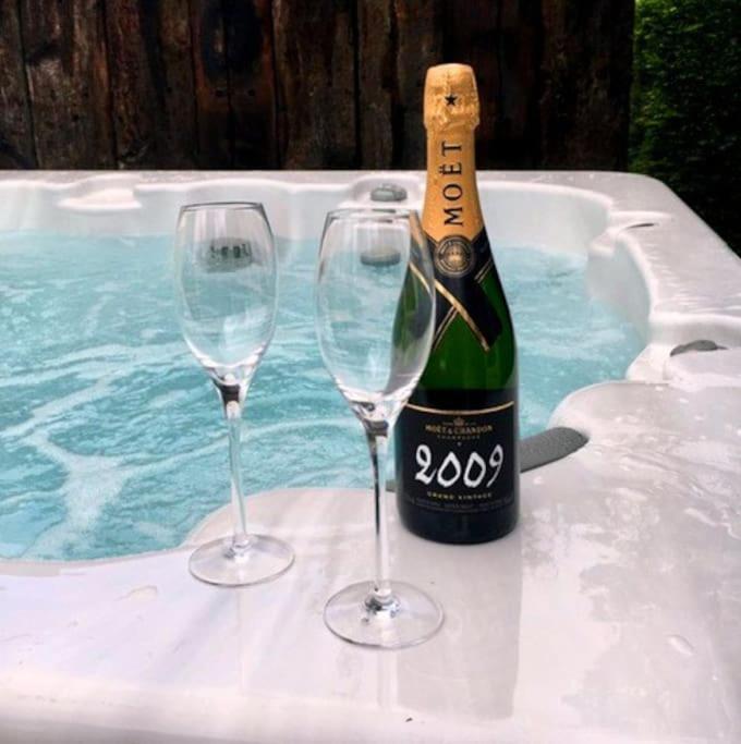 The Summerhouse, Countryside Retreat With Private Hot Tub Bridgnorth Ngoại thất bức ảnh