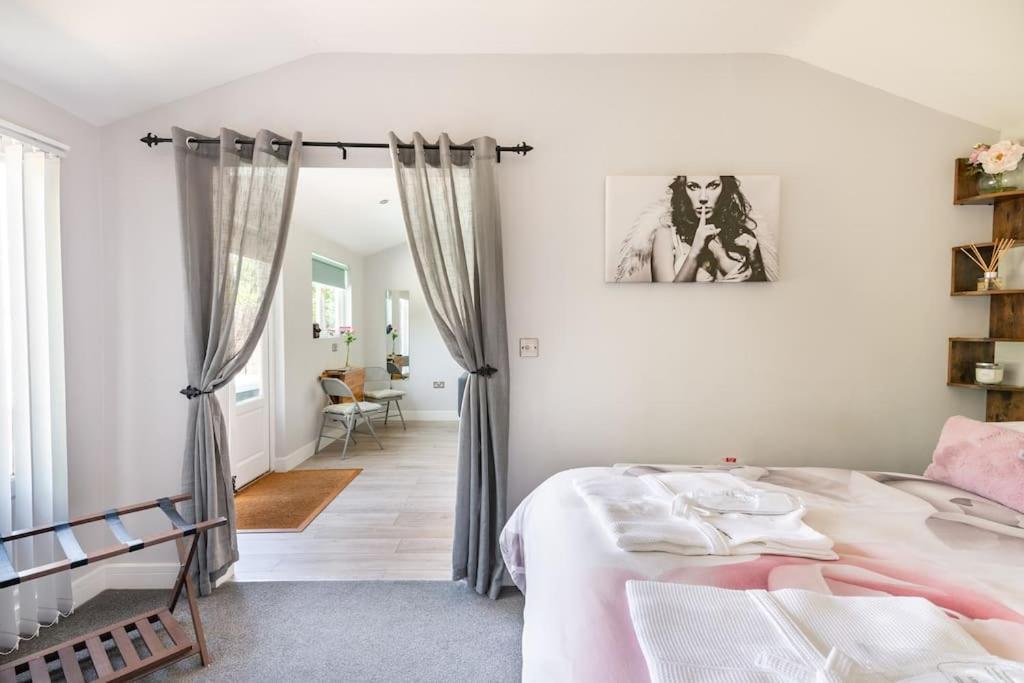 The Summerhouse, Countryside Retreat With Private Hot Tub Bridgnorth Ngoại thất bức ảnh