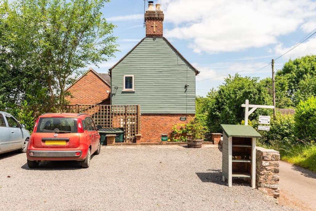 The Summerhouse, Countryside Retreat With Private Hot Tub Bridgnorth Ngoại thất bức ảnh
