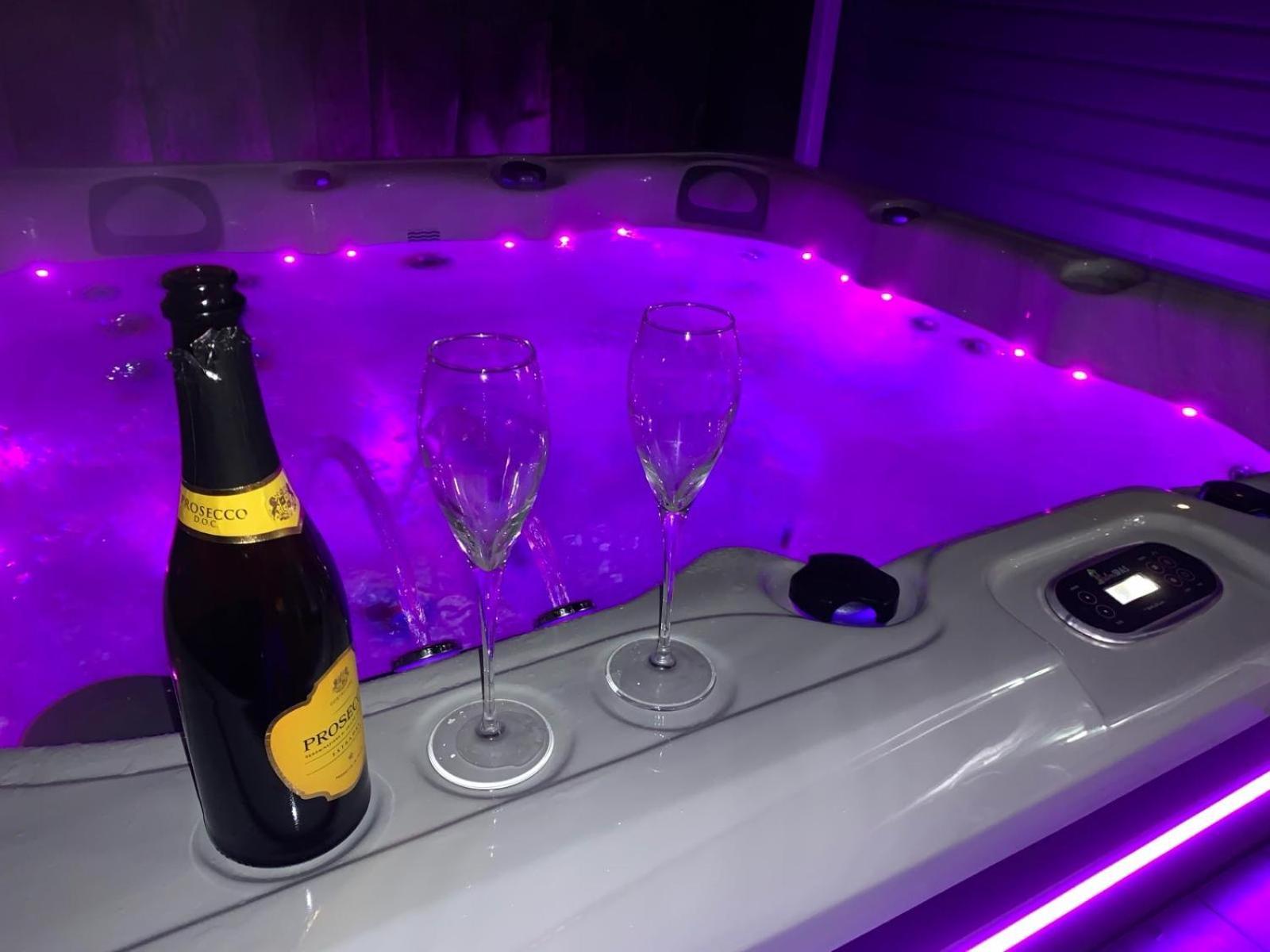 The Summerhouse, Countryside Retreat With Private Hot Tub Bridgnorth Ngoại thất bức ảnh